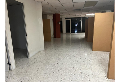 2ndo Y 3er Piso Para Uso Mixto En Renta En Jardines Del Contry, Mty.