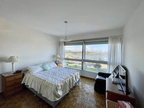 Imagen 15 de 16 de Venta Apartamento 2 Dormitorios Y Servicio - Puerto Del Buceo -