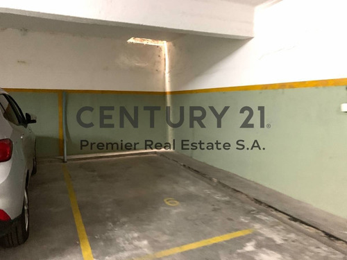 Imagen 2 de 4 de Venta Cochera Fija Y Cubierta En Villa Urquiza