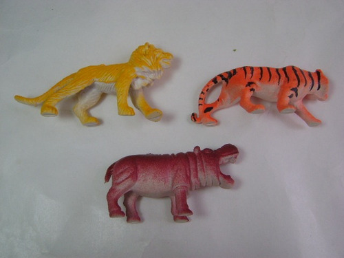 Imagen 7 de 10 de Nicohobbies 9 Aminales Varios Plastico 30 Mm Aprox (bol 12)