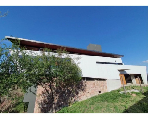 Imagen 4 de 13 de Impecable Casa A Estrenar De Categoría En Venta En Villa Del Lago- V.carlos Paz.