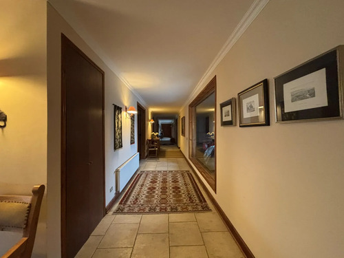 Exclusiva Propiedad Con Casa Principal Y Terreno De 9 Ha.