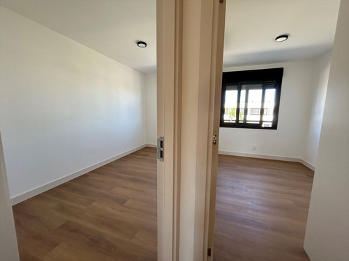 Venta Casa 3 Dormitorios Y Garaje En Parque Miramar