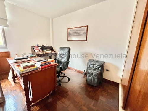 Alquiler De Amplio Apartamento En Las Mercedes / Cl. Mls-24-18737