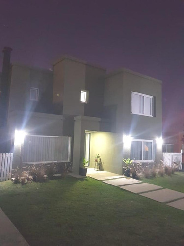 Imagen 13 de 17 de Casa - San Eduardo, Pilar Del Este