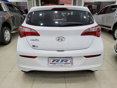 Imagem 4 de 11 de Hyundai Hb20 1.0 Comfort Plus 12v Flex 4p Manual