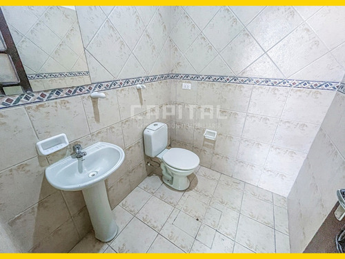 Sobre Av Banzer Inmueble Comercial Con Showroom, Oficinas, Almacén Y Depósitos