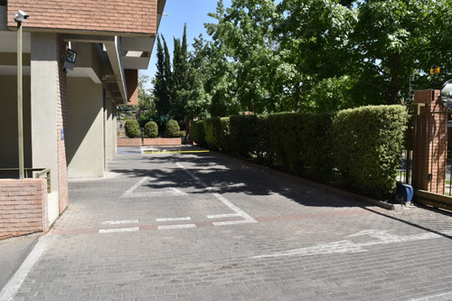 Departamento En Excelentes Condiciones Las Condes
