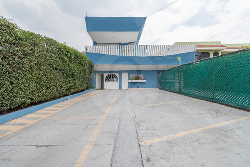 Edificio En Venta Con 15 Estacionamientos En Las Arboledas