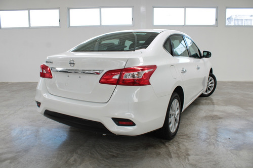 Imagen 3 de 14 de Nissan Sentra Advance 1.8l L4 129hp Mt 2017