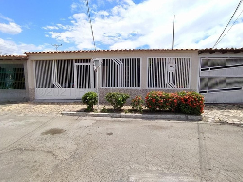 Imagen 1 de 14 de Casa En Venta Villas De Aragua Maracay 21-27340 Ag