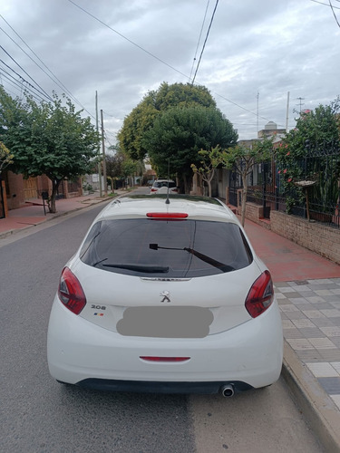 Peugeot 208 1.6 Feline