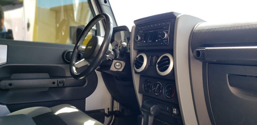 Imagen 14 de 14 de Jeep Wrangler Sahara 4x4 2010