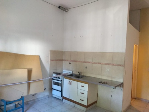 Imagen 3 de 14 de Departamento En Venta En Castelar Norte