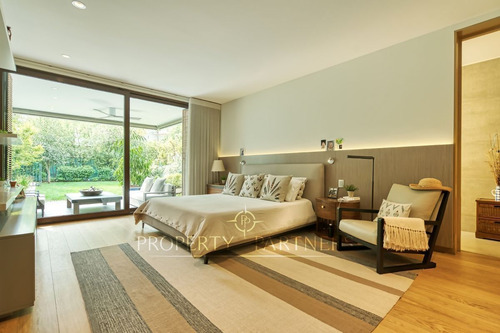 Elegante Y Exclusivo Departamento Con Jardín Priva...