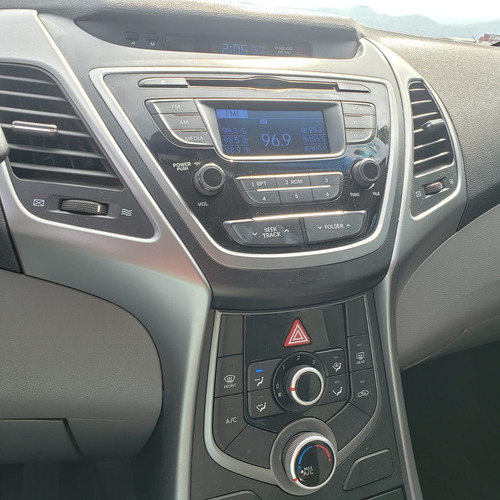Imagen 11 de 13 de Hyundai Elantra Gls Ta 2015