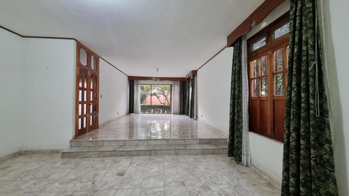 Residencia De Alta Plusvalía En El Corazón De Querétaro Con Uso De Suelo Mixto Inversión Garantiz...