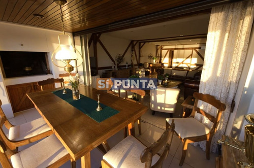 Imagen 8 de 24 de Apartamento En Playa Mansa 3 Dormitorios Alquiler