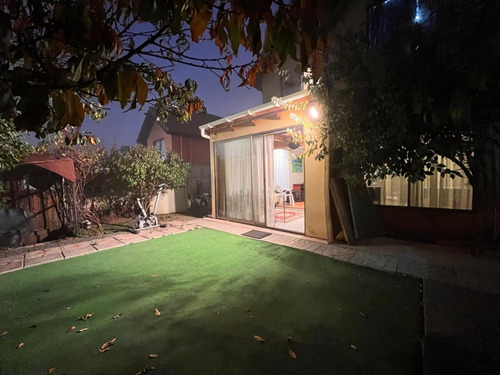 Casa En Altos De Viña Con Espacio, Luz Y Tranquilidad