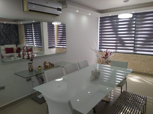 Imagen 2 de 25 de Town House En Urb. Lomas Del Este Res. Lomas Alto. Cl-fd605