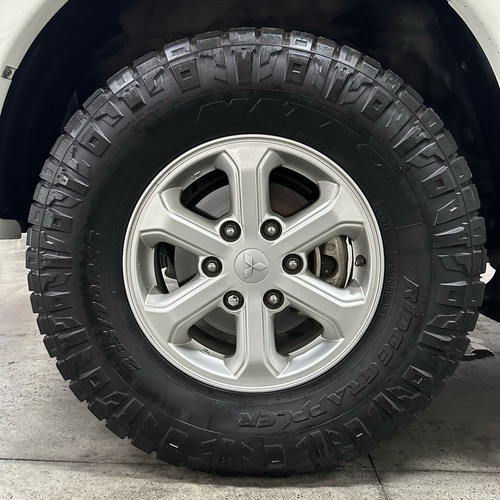Mitsubishi L200 2.4 Cabina Doble 4x2 Mt