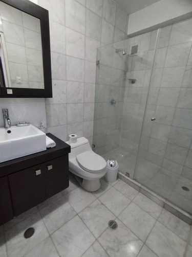 Imagen 11 de 17 de Moderno Apartamento En Alquiler Amoblado En El Rosal 80mts