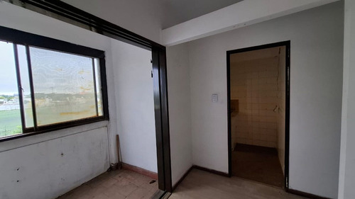 Se Vende Departamento 1 Dorm. Monoblock Stabio