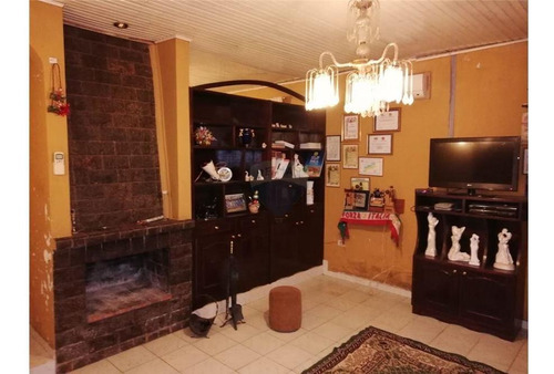 Imagen 6 de 14 de Vendo Casa En El Barrio Pettirossi De Cambyreta: 3 Cuartos.