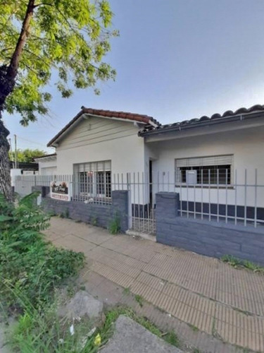 Impecable Chalet De 3 Ambientes Totalmente Refaccionado A Nuevo En Morón