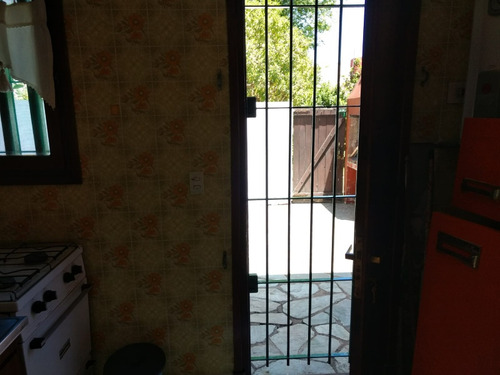Casa (dúplex) 4amb, Muy Buena Ubicación, Zona Tranquila