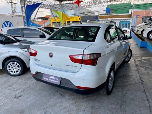 Imagem 7 de 15 de Fiat Grand Siena 1.6 Essence