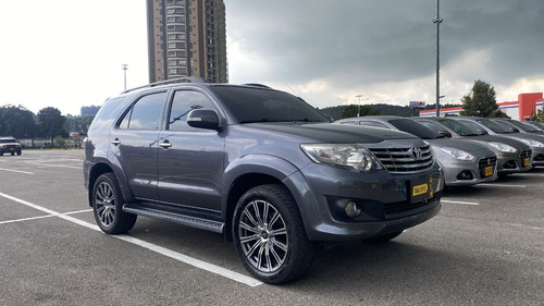Imagen 2 de 25 de Toyota Fortuner
