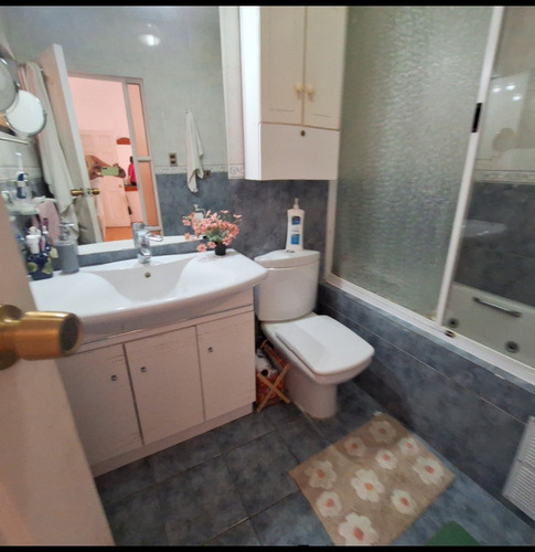 Casa En Venta De 4 Dormitorios. En Condominio En Los Andes