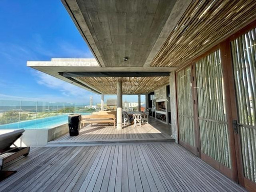 Casa Sobre El Mar