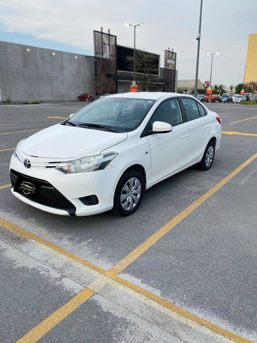 Imagen 1 de 12 de Toyota Yaris 1.5 Core At Sedan Cvt 2017