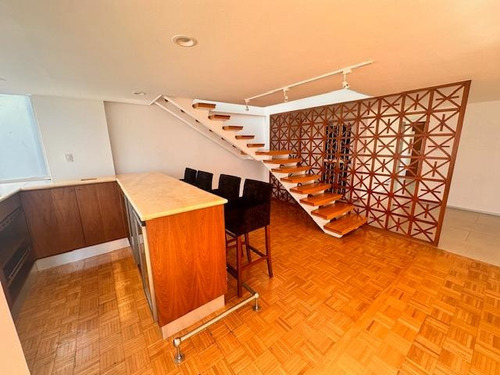 Penthouse En 3 Niveles De 420m2, Amplia Terraza Privada, Vigilancia, Excelente Ubicación.