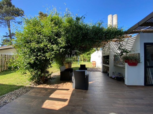 Imagen 22 de 26 de Casa En Venta En Playa Mansa, Punta Del Este