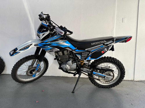 Imagen 10 de 12 de Honda Tornado Año 2016 Llevada 291cc Con Accesorios