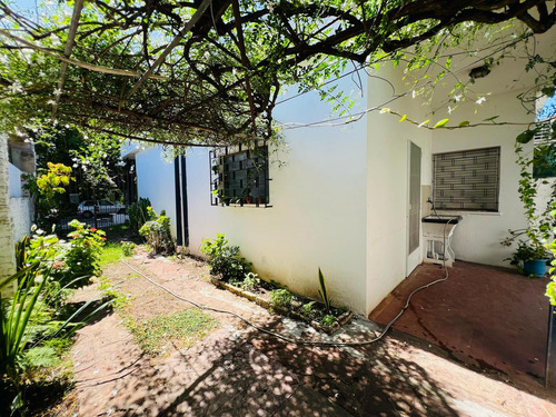 Casa De 3 Ambientes En Alquiler, En San Isidro