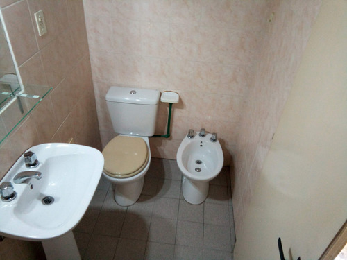 Alquiler De Dpto Ph 2 Ambientes Con Patio, Sin Expensas, Pb