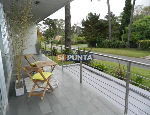 Imagen 3 de 22 de Apartamento En Venta - Playa Mansa