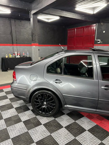 Volkswagen Bora 1.8 Highline T 180cv Cuero