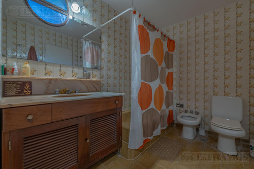 Lj Ramos | Vende | Casa En Campo Chico, Pilar | Luminosa Y Amplia C/ Pileta |