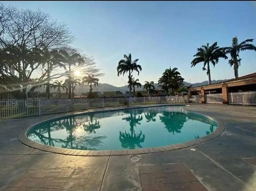 En Venta Casa De Dos Niveles Amoblada En San Diego