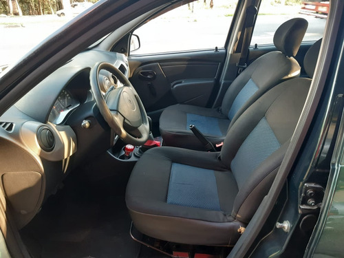 Renault Sandero 1.0 16v Authentique Hi-flex 5p