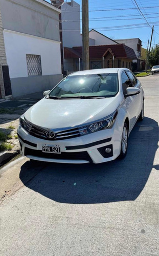 Imagen 8 de 16 de Toyota Corolla 2016 1.8 Xei Cvt 140cv