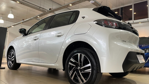 Imagen 15 de 25 de Peugeot 208 Roadtrip Tiptronic