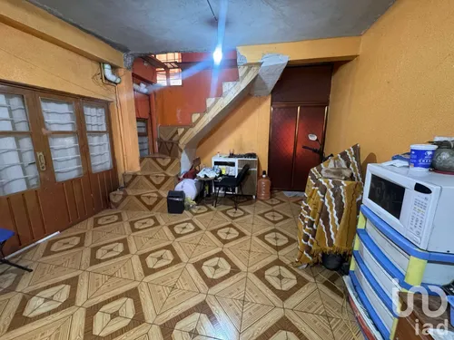Venta Casa 5 Ambientes Metropolitana Tercera Sección