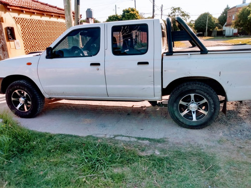 Nissan Np300
