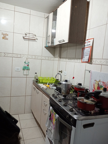 Apartamento Com 2 Quartos,sala,cozinha E Banheiro + Garagem